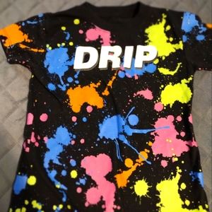 Boy short sleeve t-shirt splatter pattern, Bailey apparel. Size 4T. Multicolor